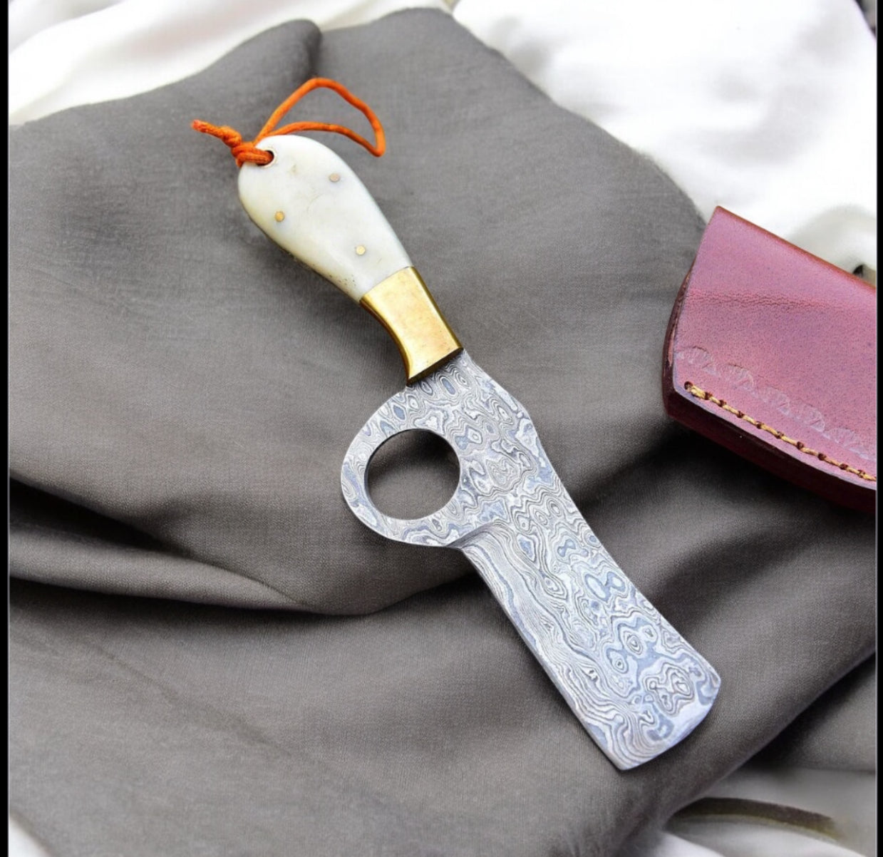 Handcrafted Western Belt Knife – Damascus Blade & Camel Bone Handle